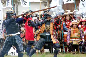 片倉鉄砲隊火縄銃演武の写真