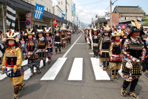 市民春まつりの大パレードの写真